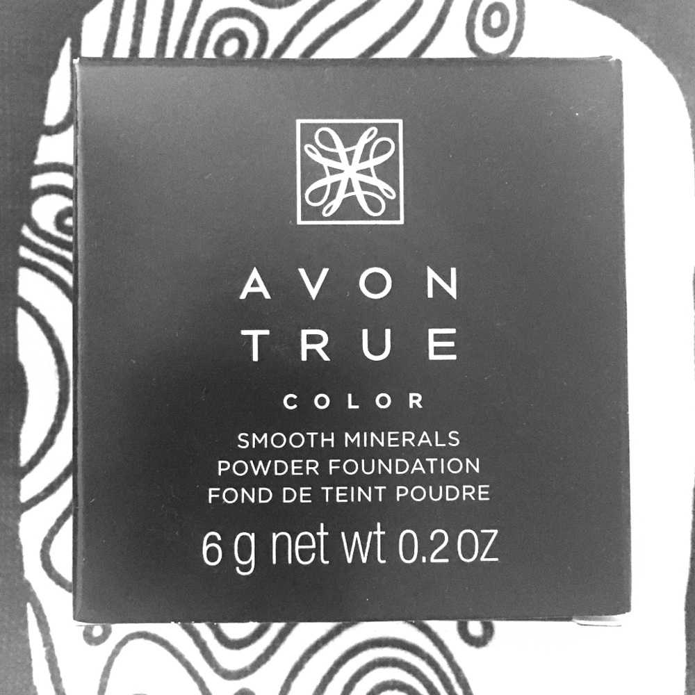 Avon Smooth Minerals Powder Foundation Light Beige